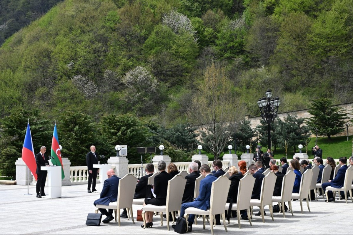Prezident İlham Əliyev: Çexiyaya qonşu olan ölkələrə Azərbaycan təbii qaz ixrac edir&nbsp;