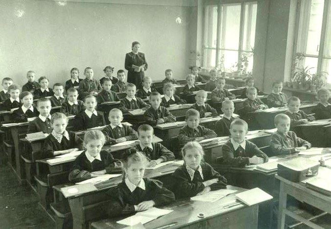 Sovetin “xoşbəxt\" məktəblisi və yaxud da, sovet təhsilinin “təsirli\" nağılları