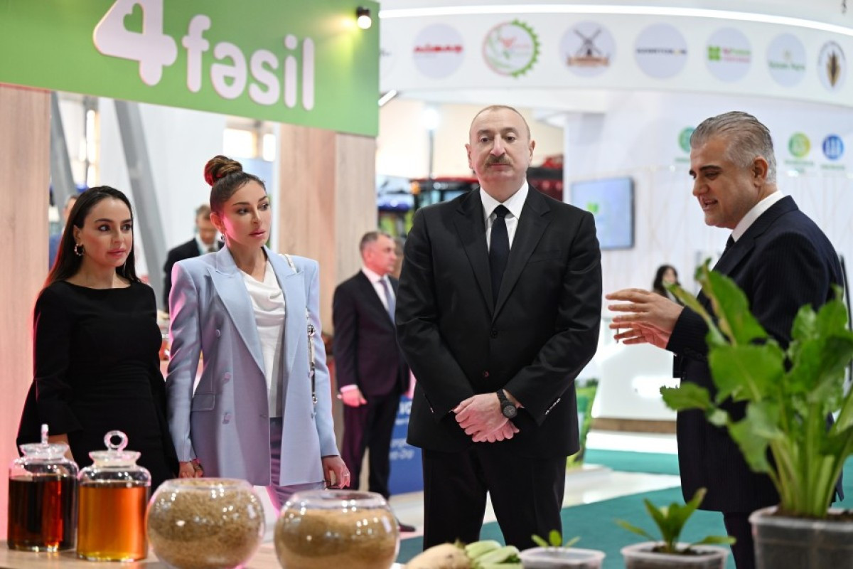 Prezident və ailəsi  SƏRGİDƏ   —   FOTOLAR