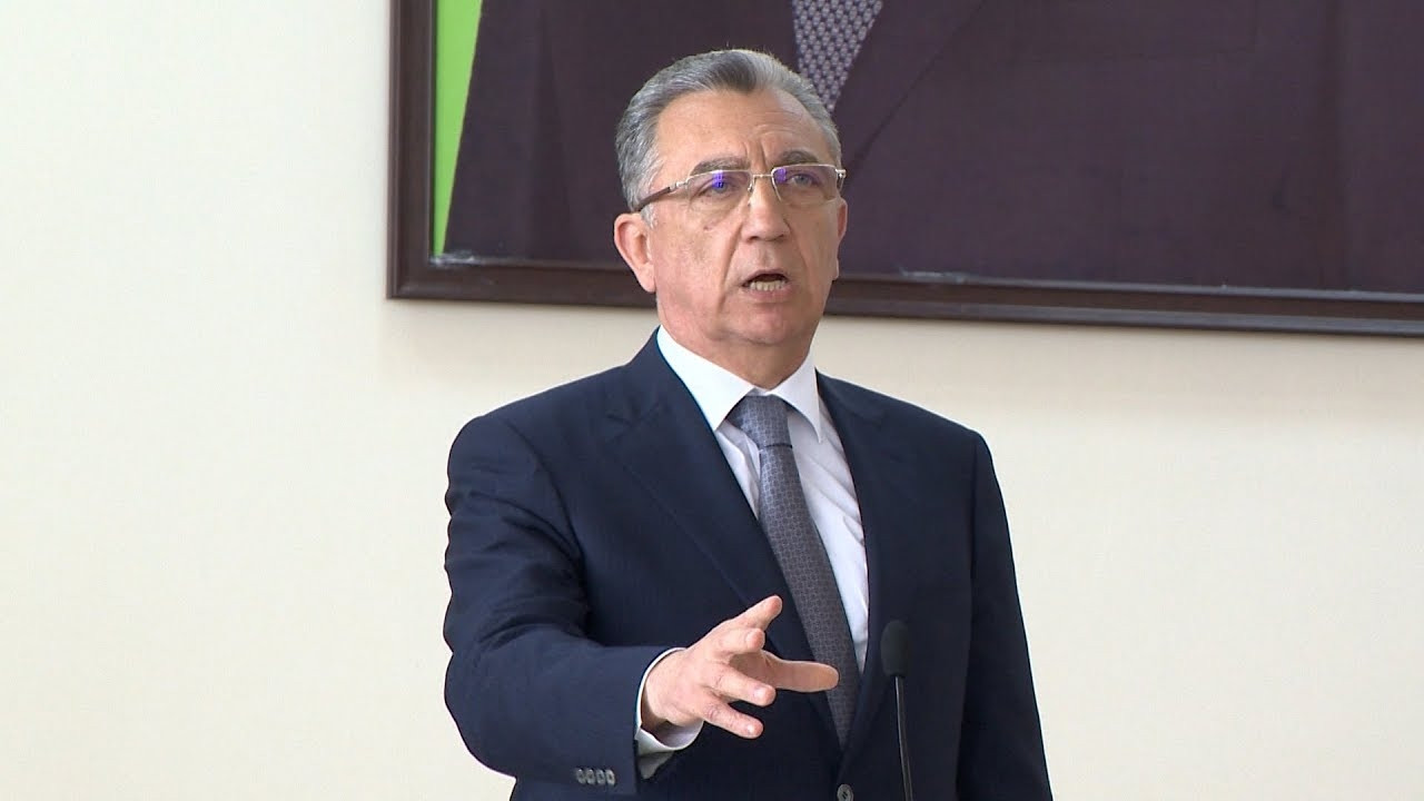 Eldar Əzizov ƏMR İMZALADI