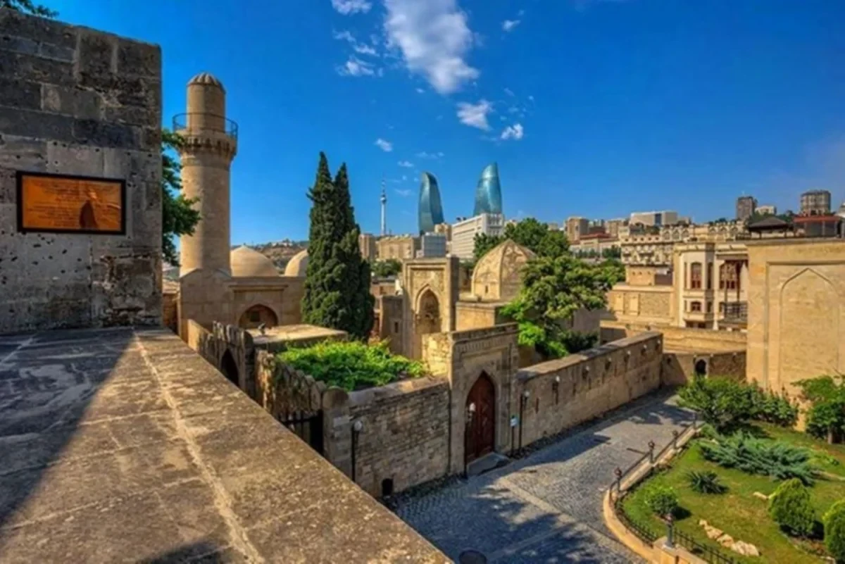 İçərişəhərdə nəqliyyat və ödəniş xidmətləri birləşdiriləcək&nbsp;