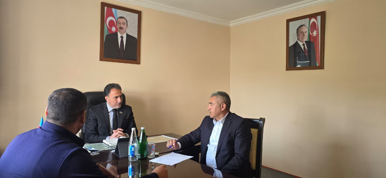 Zaur Şükürov vətəndaşlarla görüşdü 