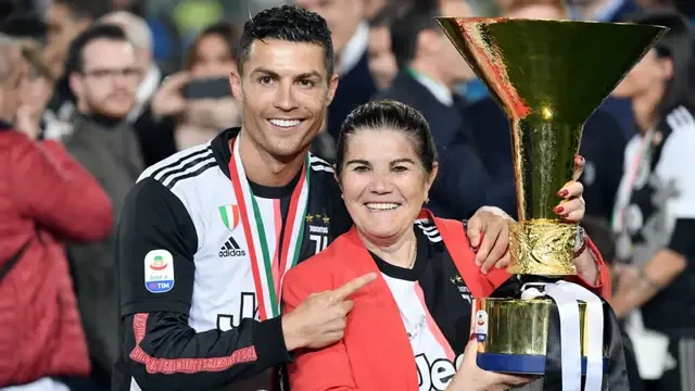 Cristiano Ronaldo niyə hələ də anası ilə yaşayır? – Futbolçunun cavabı insanları duyğulandırdı&nbsp;&nbsp;