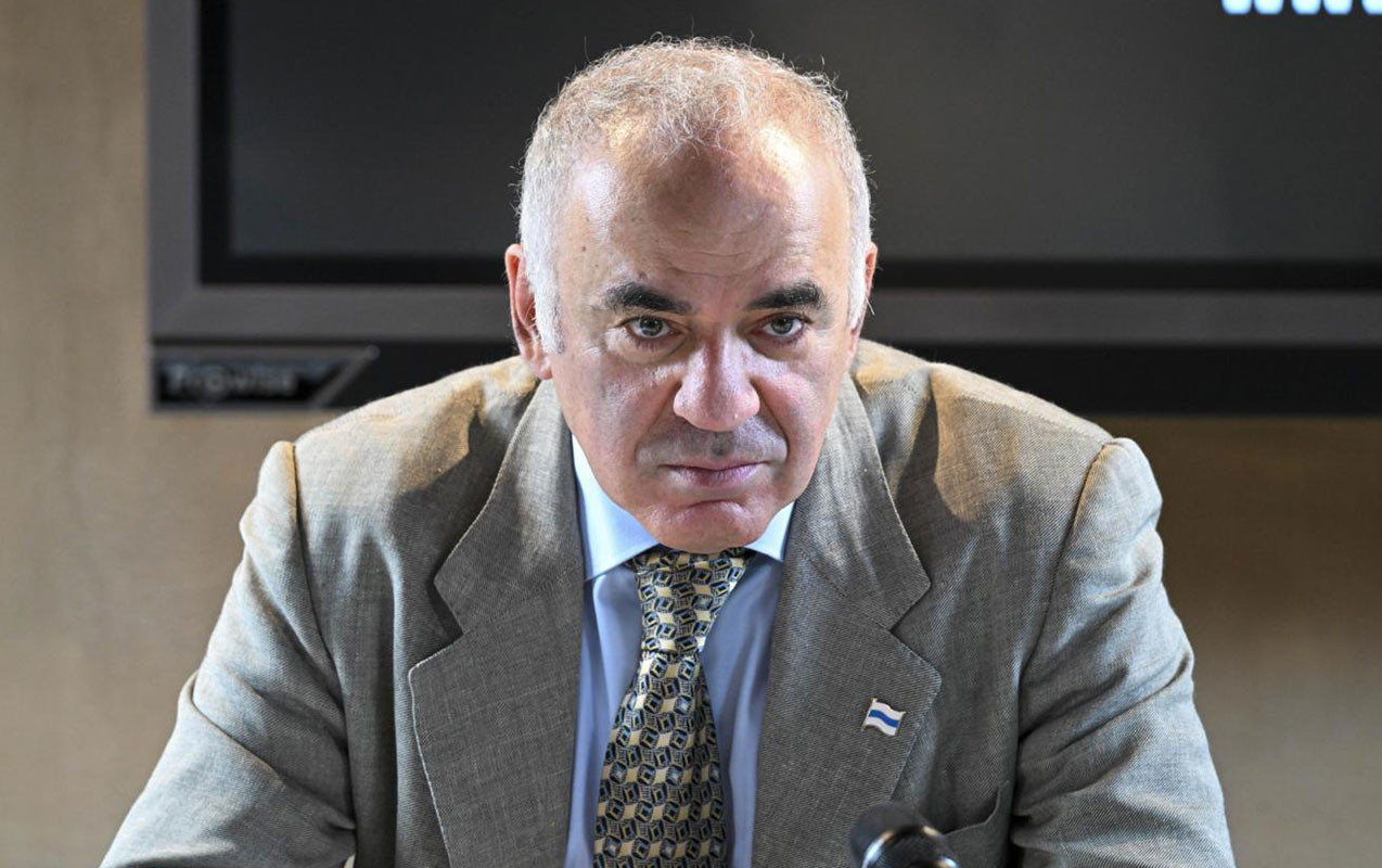 Kasparov beynəlxalq axtarışa verildi