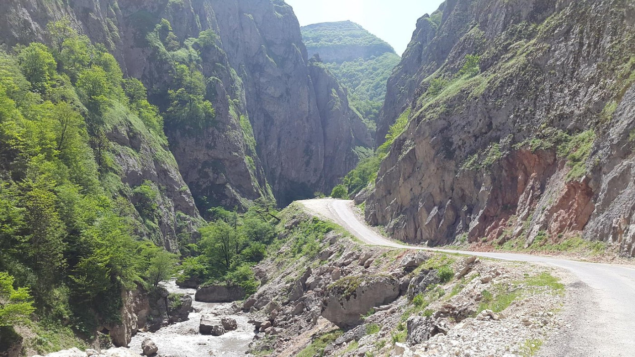 Quba rayonundan kiçik olan 28 ölkə hansılardır? — SİYAHI