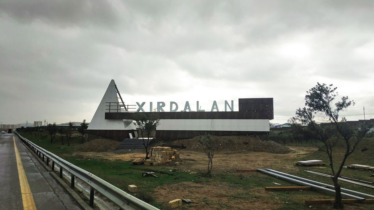Xırdalanda tikilən çoxmərtəbəli binadan ŞİKAYƏT - VİDEO&nbsp;