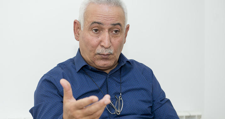 Şair İlham Qəhrəmanla müsahibə:AYB-dən üzr istəmədim