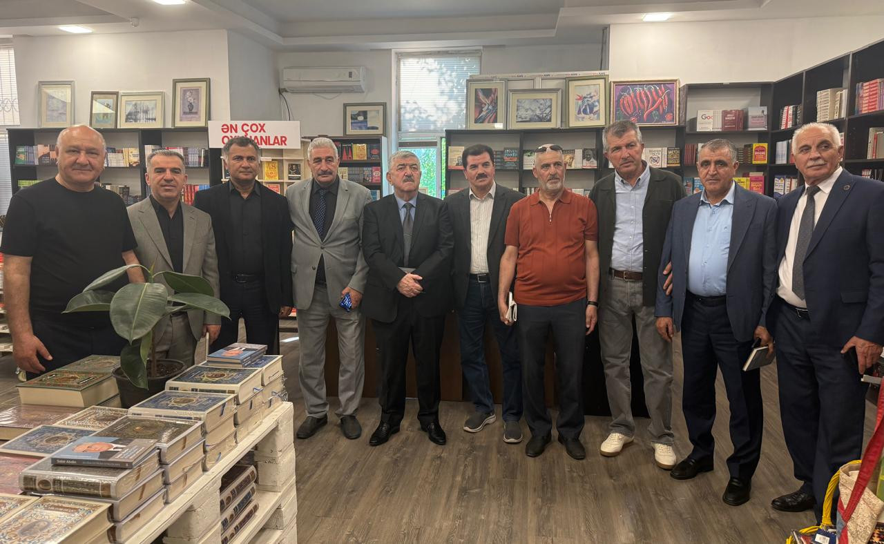 Sabir Abdinin “Əlvida deyirəm ayrılıqlara” şeirlər kitabı təqdim edildi
