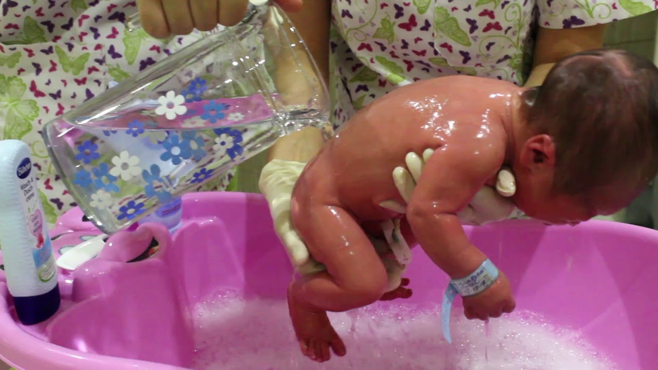 Uşağı çimizdirərkən bu səhvləri etməyin! - Pediatrdan AÇIQLAMA