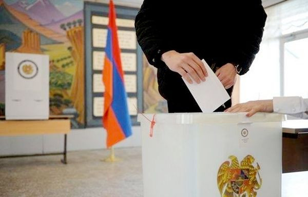 Seçki Ermənistanda, gündəm Bakıda: İrəvanın “Azərbaycan sindromu”&nbsp;