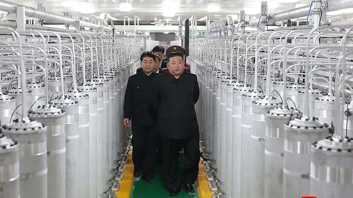 Kim Çen In nüvə zavodunun açılışında