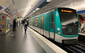 Paris metrosunda şok anlar -Azərbaycanlı bloger PAYLAŞDI&nbsp;&nbsp;