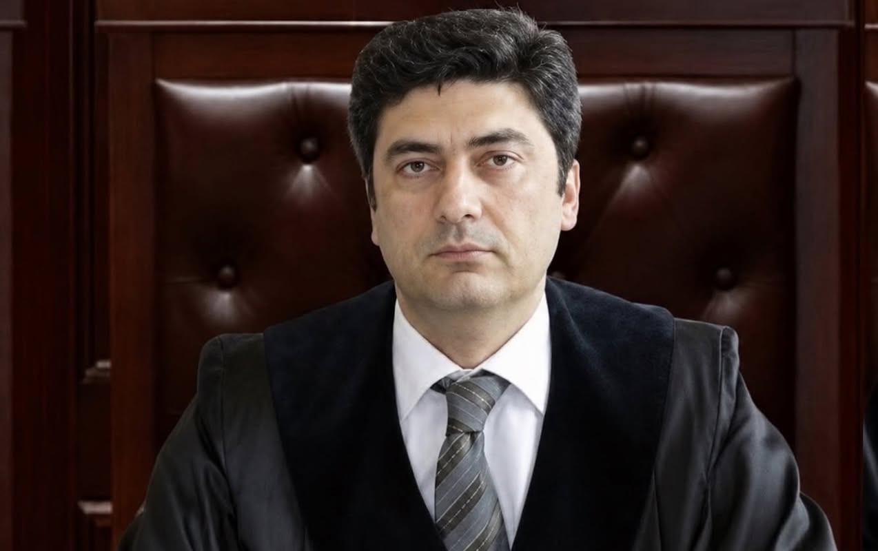 Sədr anasını itirdi