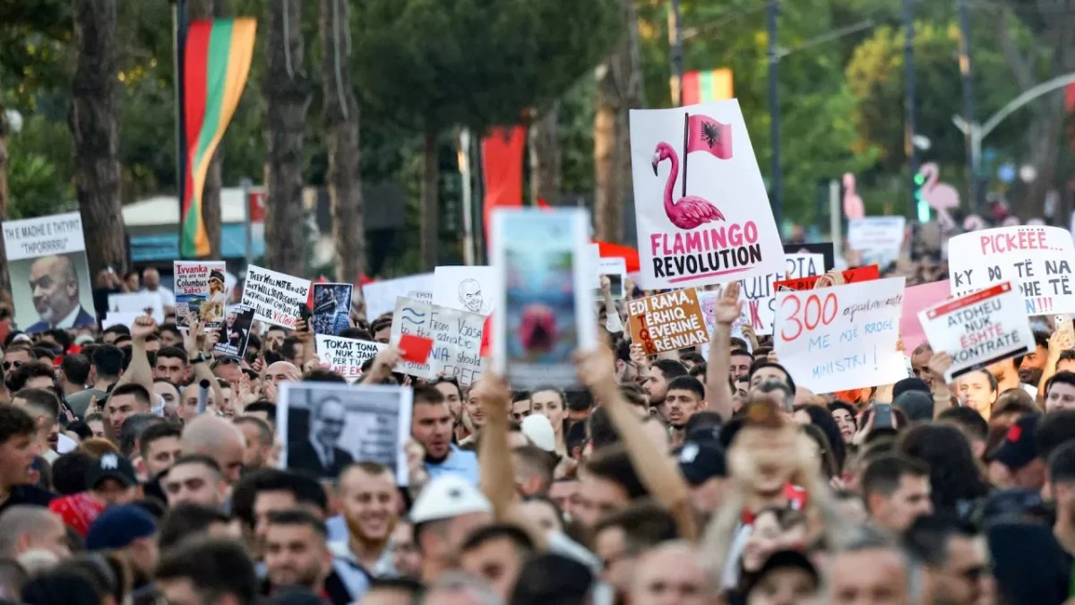 Trampın kürəkəni Albaniyanı AB olmadan tərk edə bilər