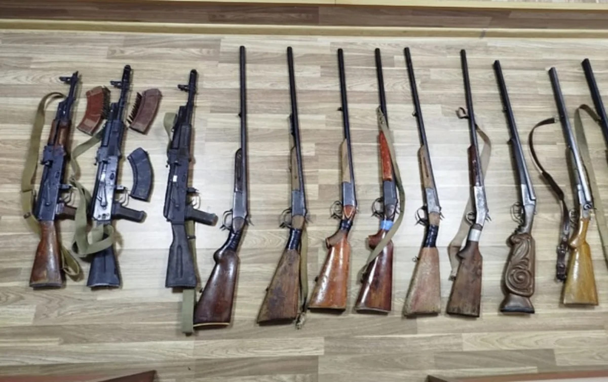 Qanunsuz saxlanılan 3 avtomat aşkarlanıb