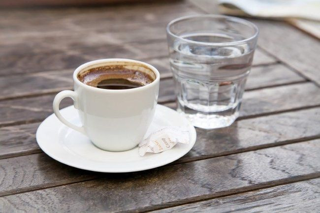 Qəhvə və suyun rəmzi mənası nədir?