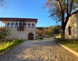Bir əsrlik tarixə şahidlik edən Mehmandarovlar kompleksi  