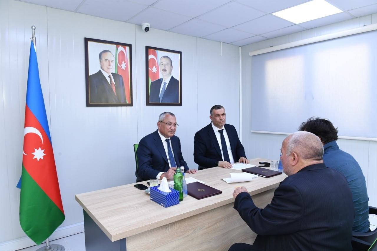 Komitə sədri Kəlbəcər və Laçın sakinlərini dinlədi