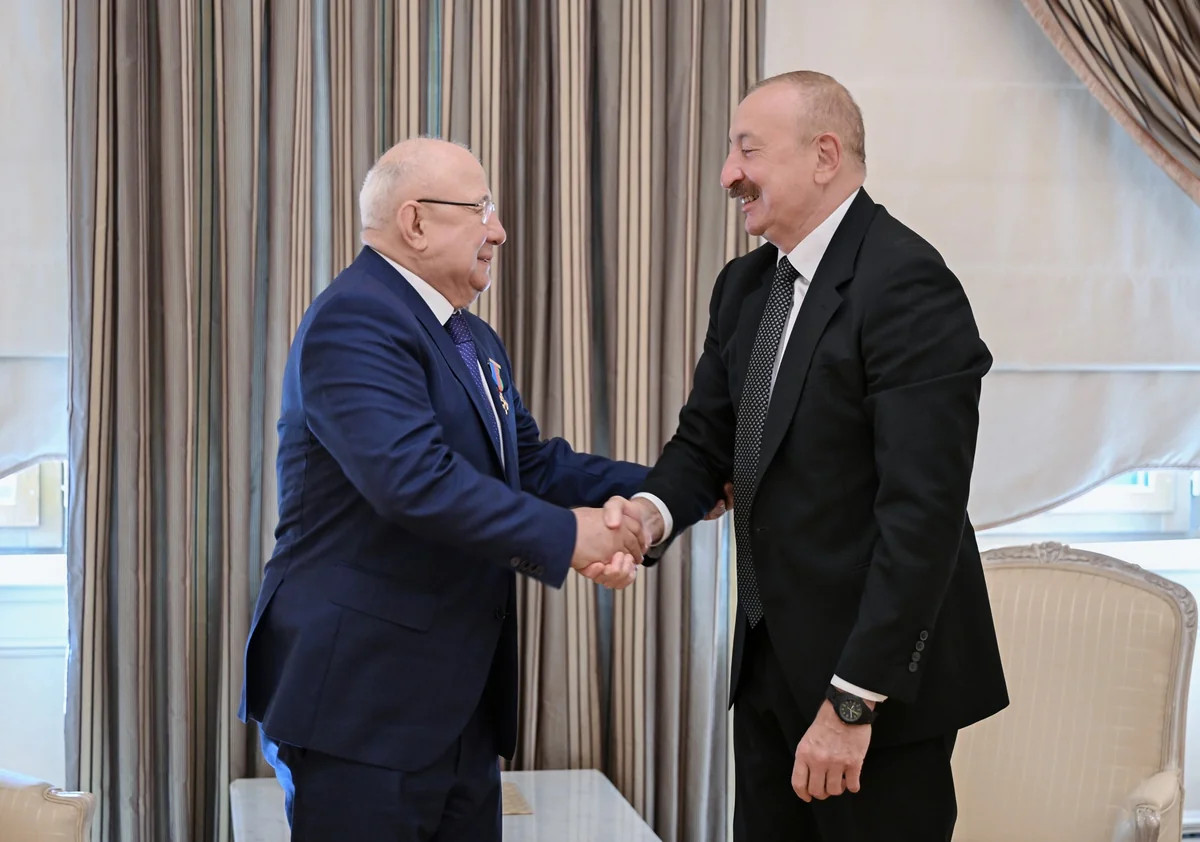 İlham Əliyev Qurban Qurbanova \"Dostluq\" ordenini təqdim edib&nbsp;