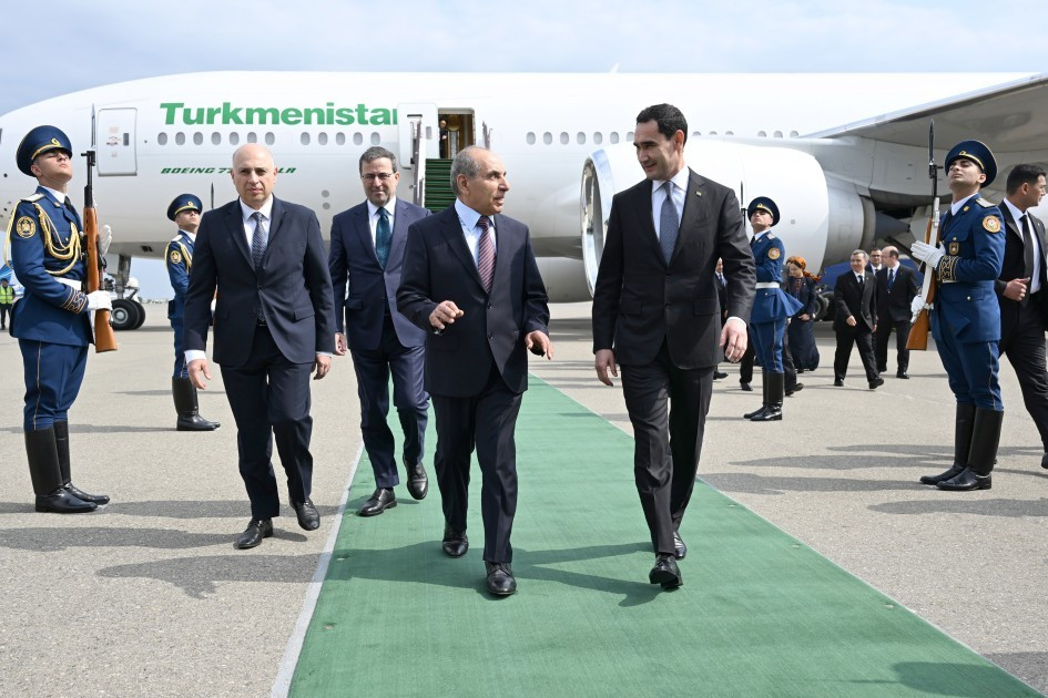 Berdiməhəmmədov Azərbaycana GƏLDİ