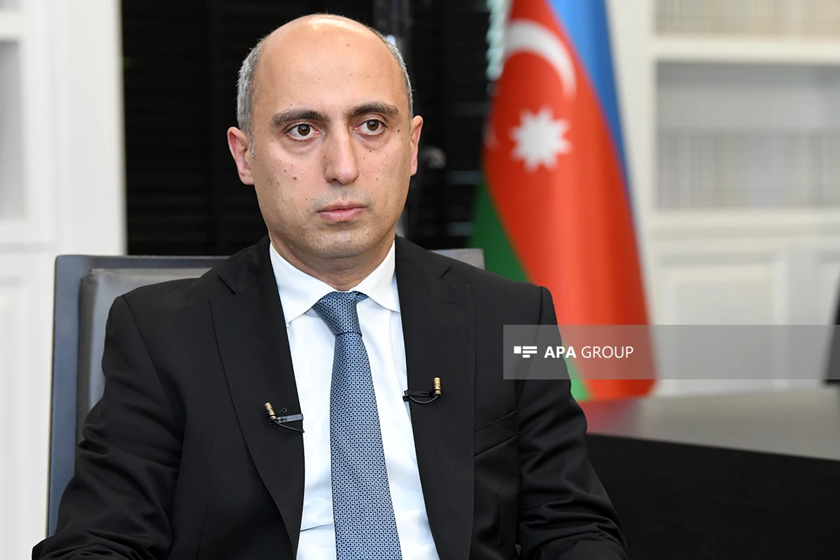 Emin Əmrullayev müəllim və şagirdlərə nə deyir? — GENİŞ MÜSAHİBƏ