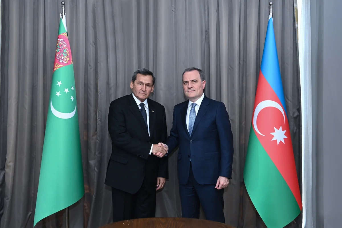 Ceyhun Bayramov Rəşid Meredovla görüşüb&nbsp;