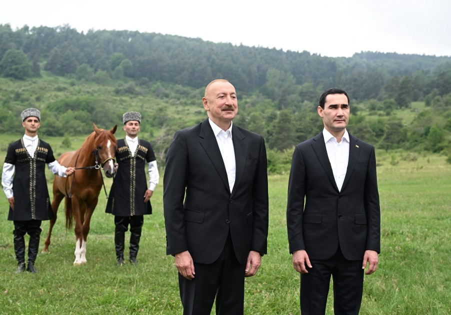 Türkmənistan Prezidentinə Qarabağ atı hədiyyə edilib 