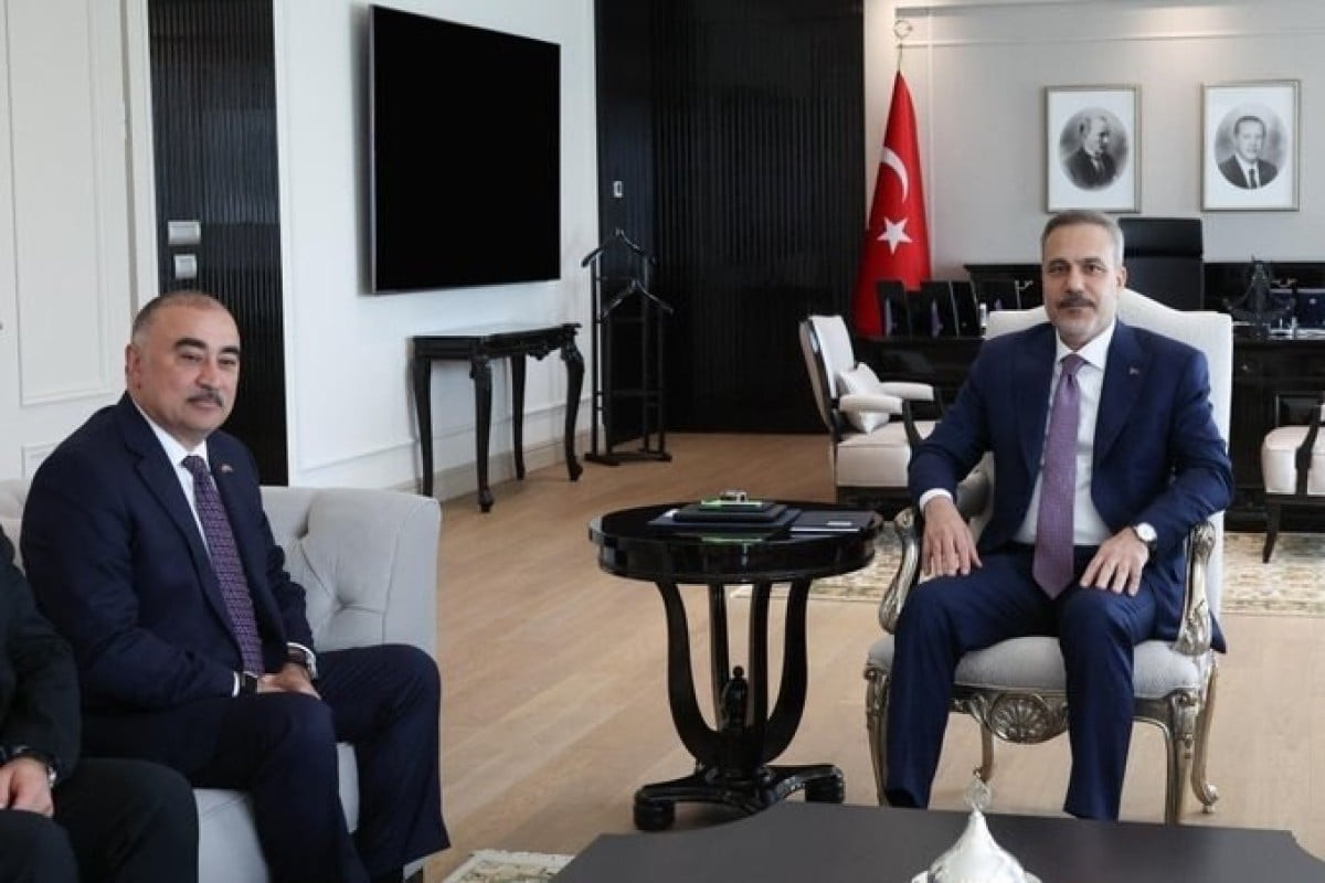 Hakan Fidan Azərbaycanın Türkiyədəki səfiri ilə görüşüb 