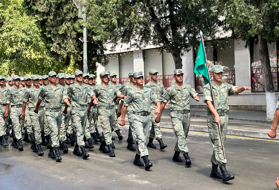 Bakıda Silahlı Qüvvələr Günündə hərbçilərin yürüşü keçirilir 