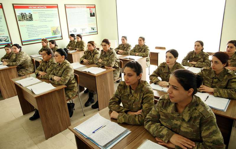 Azərbaycan Ordusundakı qadınların sayı açıqlandı&nbsp;