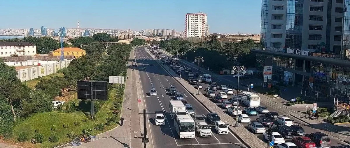 Bakıda 7 istiqamətdə tıxac müşahidə olunur