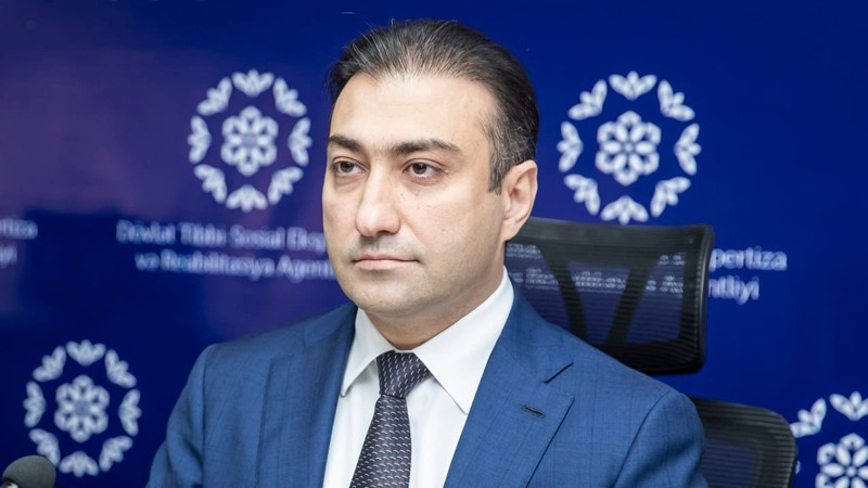 TƏBİB sədrinin işdən çıxarmaq istədiyi direktor könüllü ərizə yazmır&nbsp;