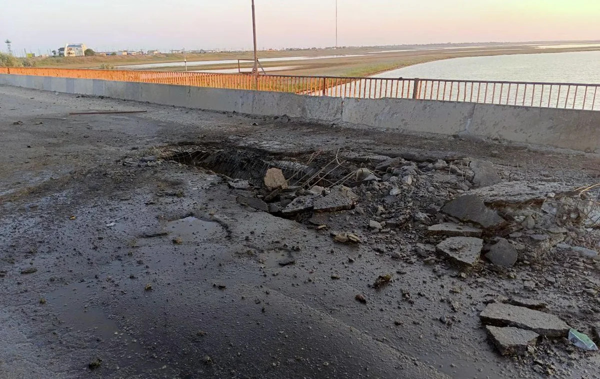 Ukrayna Krımda və Zaporojye vilayətində iki körpüyə zərbə endirib&nbsp;