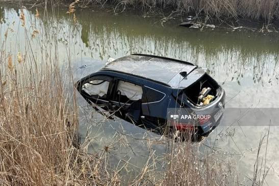 Göyçayda avtomobil su kanalına aşıb, dalğıc qrupu axtarışlara cəlb olunub&nbsp;