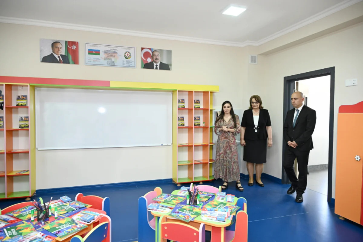 Leyla Əliyeva Yevlaxda məktəb binasının açılışında iştirak edib 
