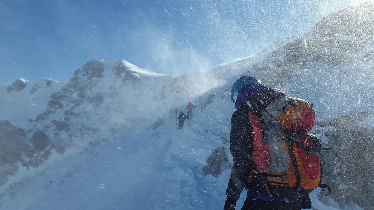 Elbrus dağına qalxmağa çalışan alpinist həlak olub 
