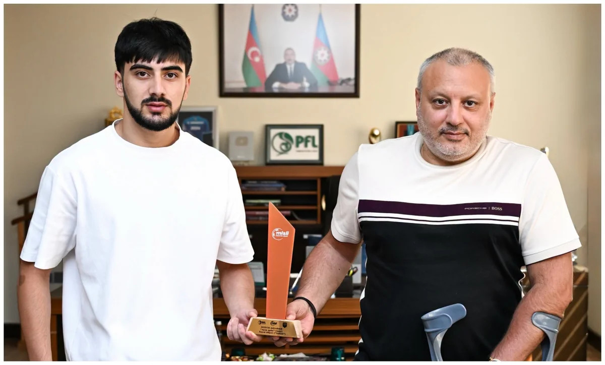 \"Sabah\"ın futbolçusu Xəyal Əliyev mükafatlandırılıb&nbsp;