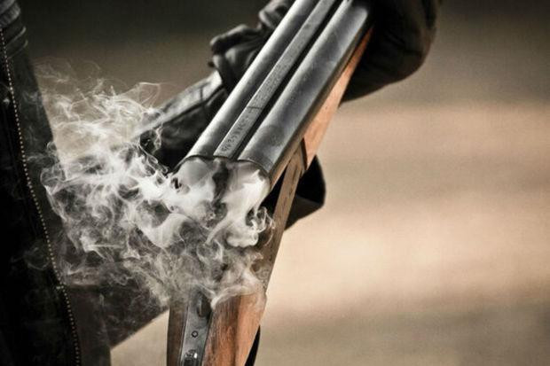 Bakıda kişi arvadını güllələyib