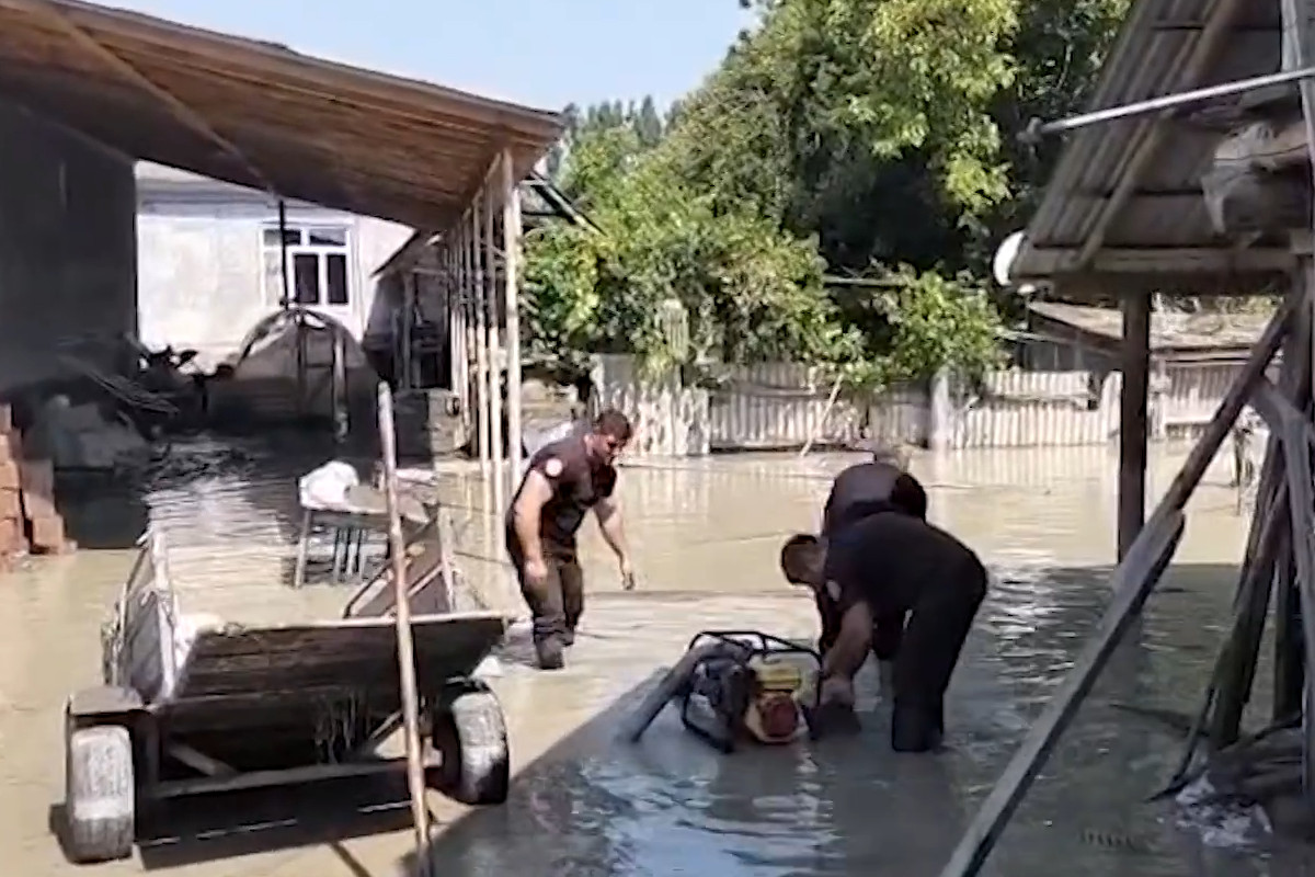 Su basmış ərazilərdə FHN-in fəaliyyəti davam edir