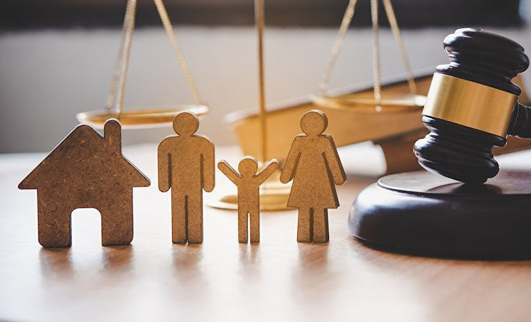 Uşaq anaya getmək istəmirsə, qərar necə icra olunur? Vəkil AÇIQLADI