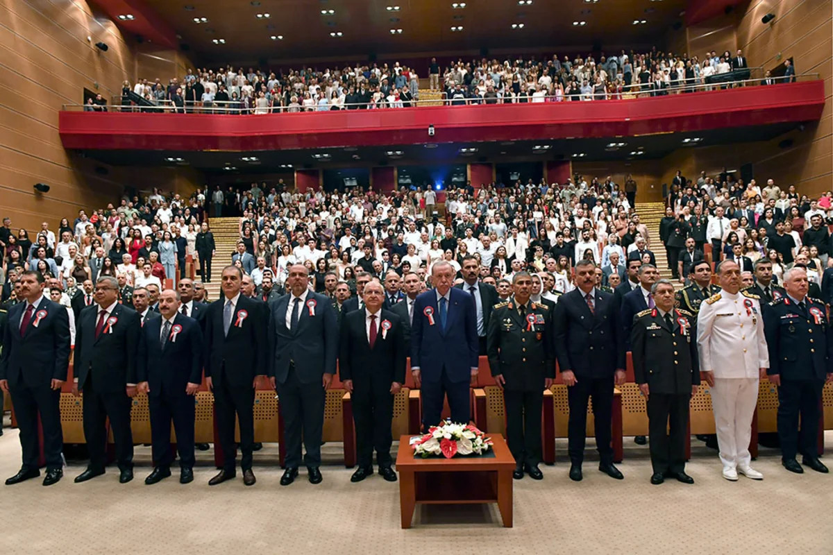 Ərdoğan və Zakir Həsənov kursantları təbrik etdi