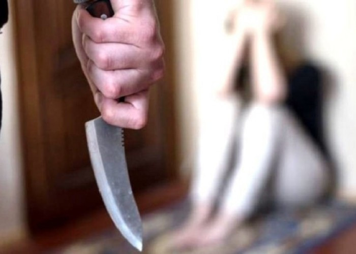Bakıda boşanmaq istəyən gəlini qayınatası bıçaqladı&nbsp;