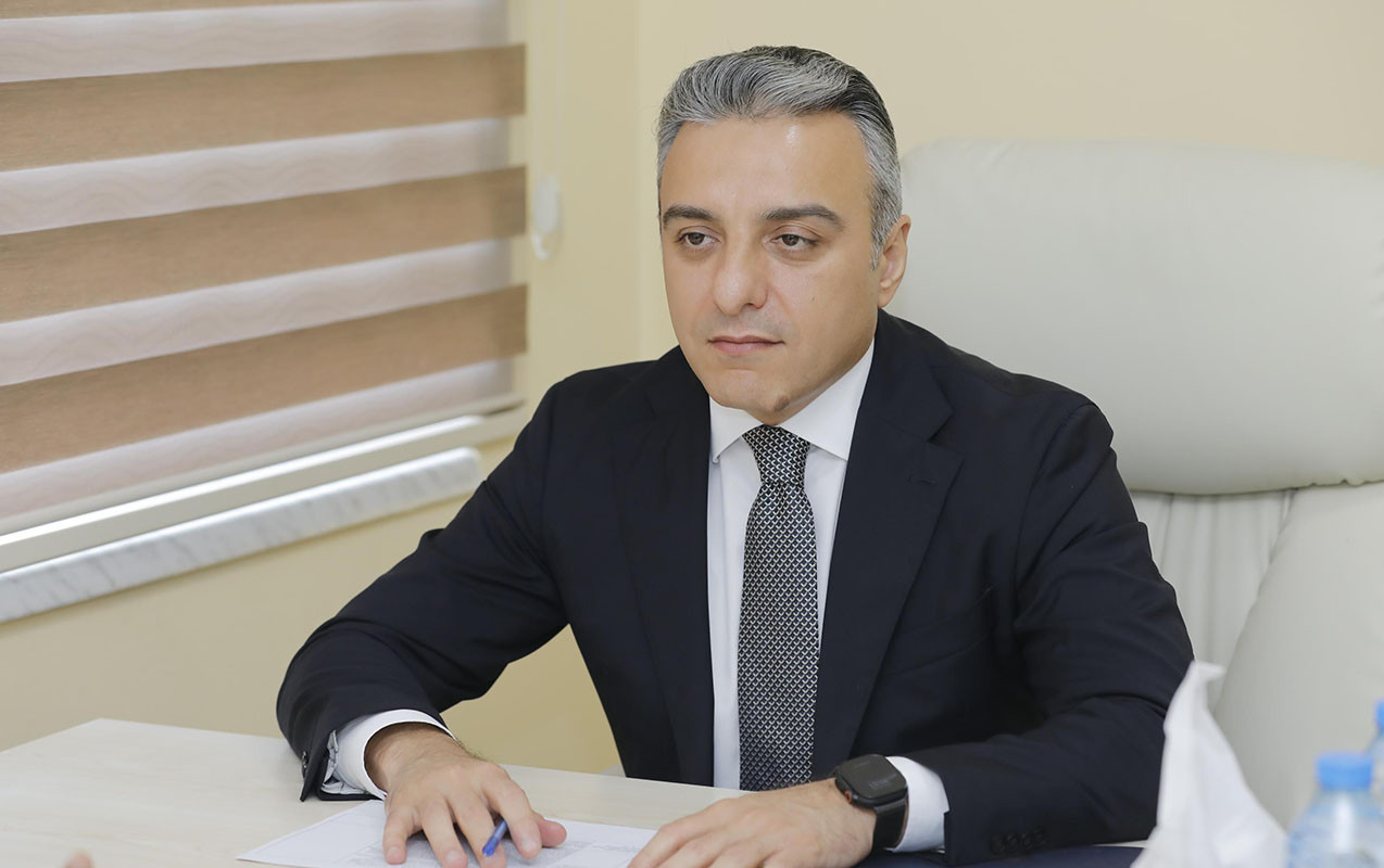 İşdən çıxarılan məmura yeni vəzifə verdi&nbsp;