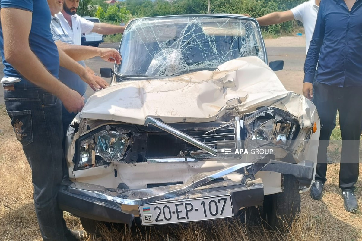 Tovuzda minik avtomobili yük maşınına çırpılıb, xəsarət alan var&nbsp;