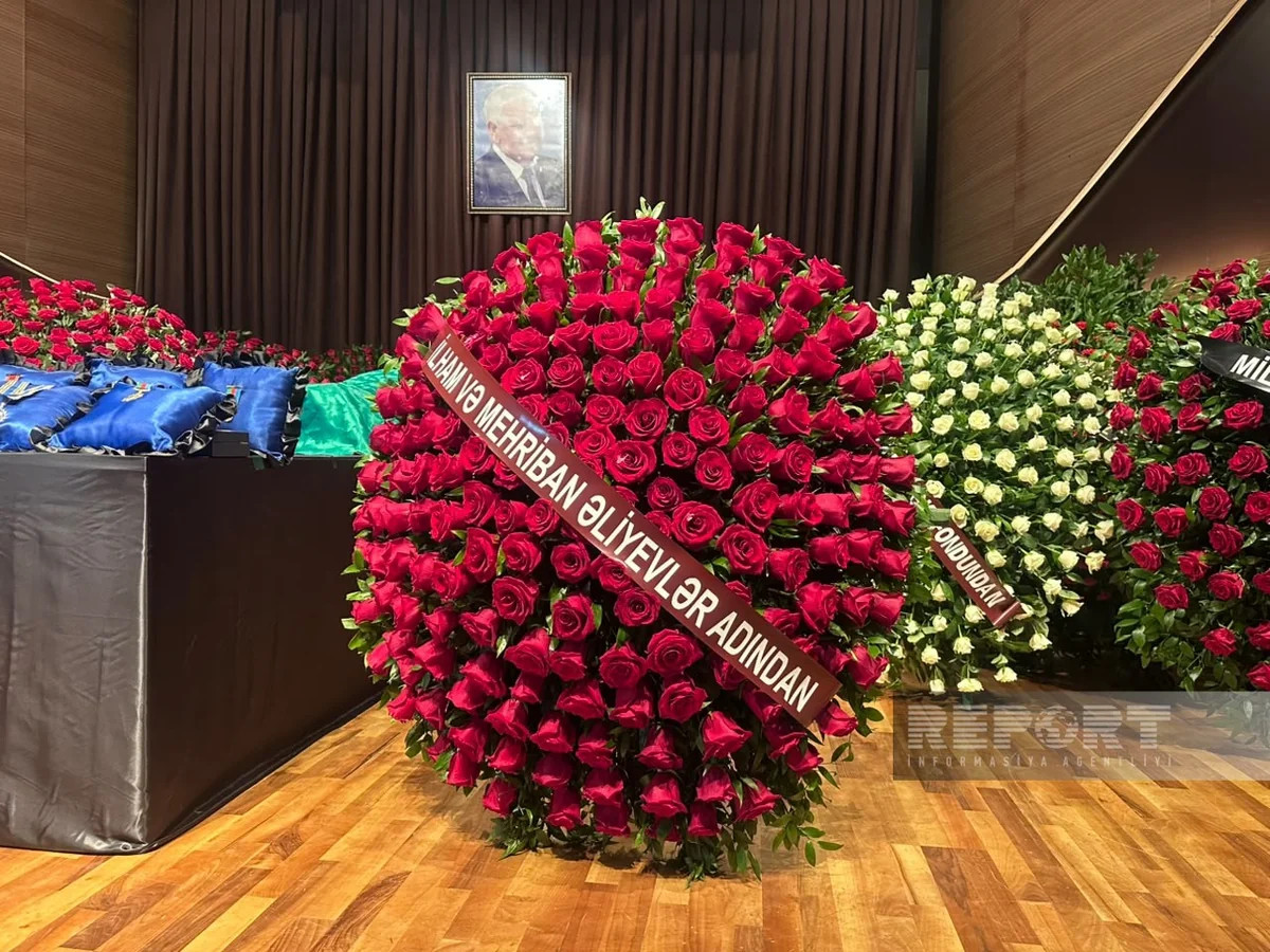 İlham Əliyev və Mehriban Əliyeva Xalq şairi Nəriman Həsənzadənin vida mərasiminə əklil göndərib