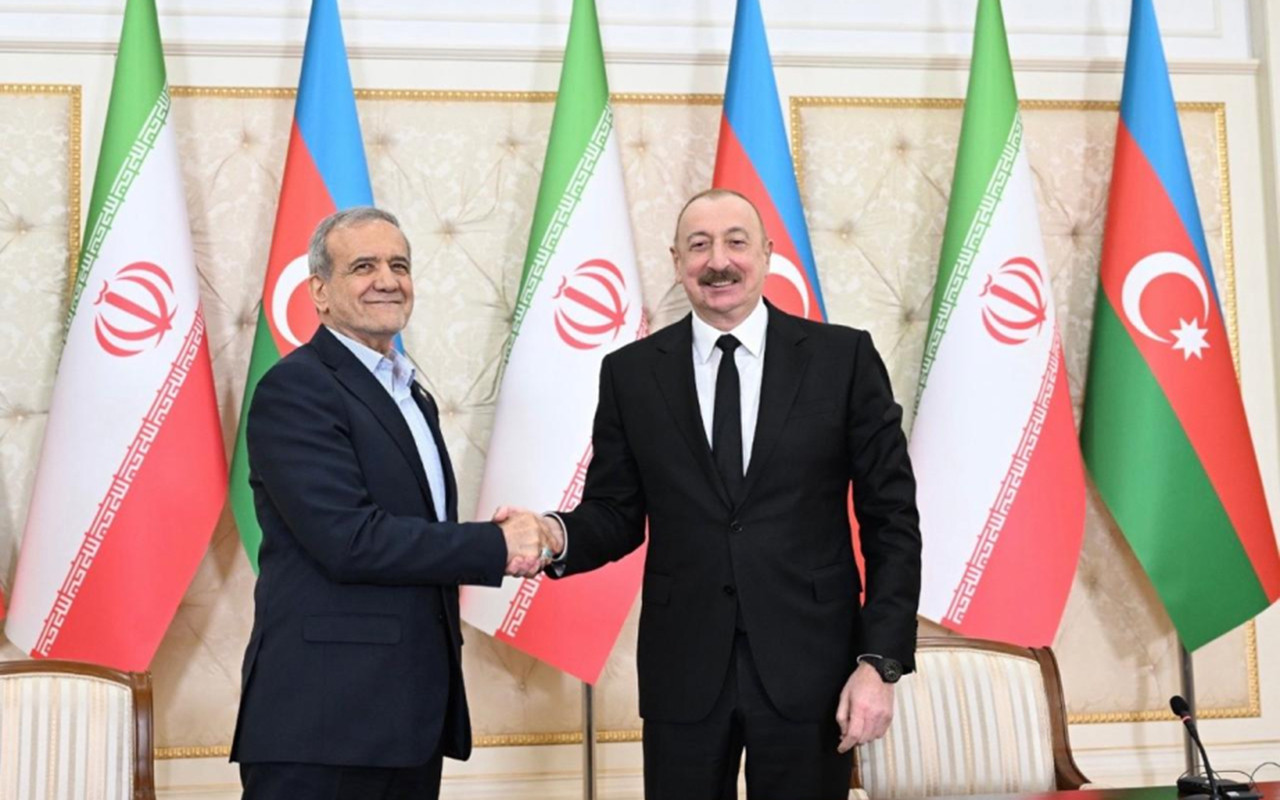 Əliyev Pezeşkiana təşəkkür etdi 