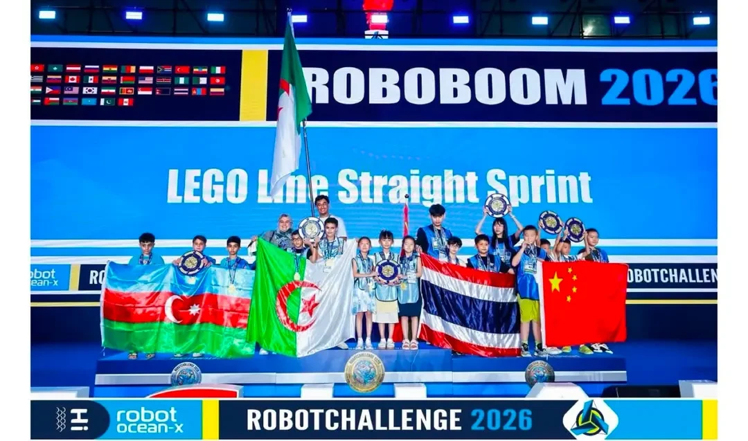 Azərbaycanın gənc robototexnikləri Çində qızıl medal qazandı - FOTO 
