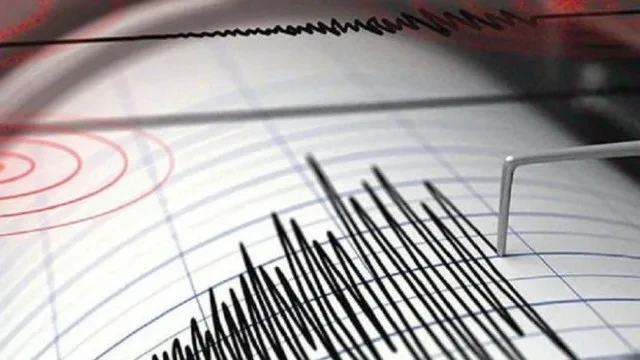İndoneziyada 7,7 bal gücündə zəlzələ oldu