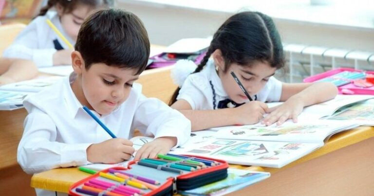 Məktəbdə dərslər  saat neçədə başlamalıdır?&nbsp;&nbsp;