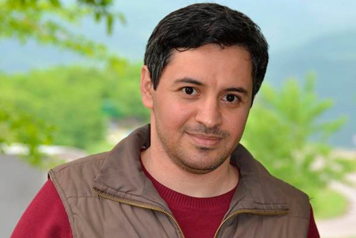\"Təbiətcə özü-özünə aid olmayıb başqasına aid olan insan təbiətcə kölədir\"